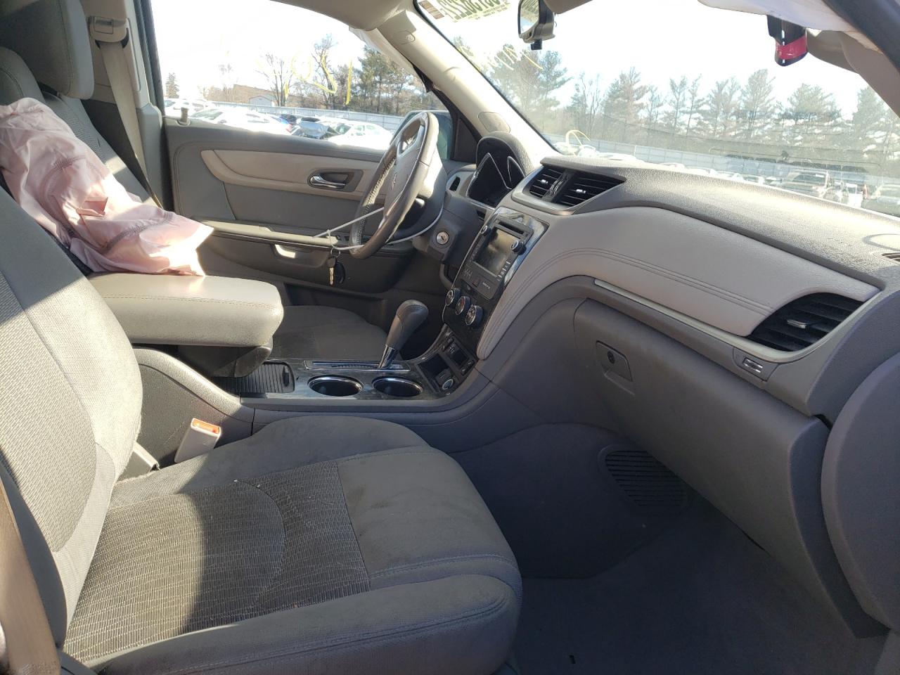 Photo 5 from auction – 2016 CHEVROLET TRAVERSE L with VIN 1GNKRGKD2GJ139789