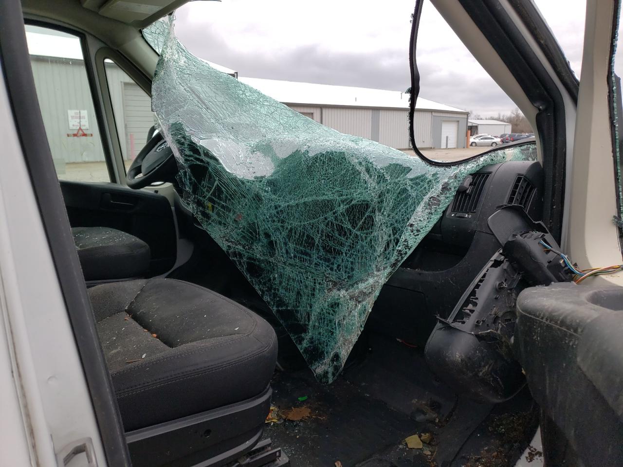 Photo 5 from auction – 2016 RAM PROMASTER with VIN 3C6TRVBG2GE128694