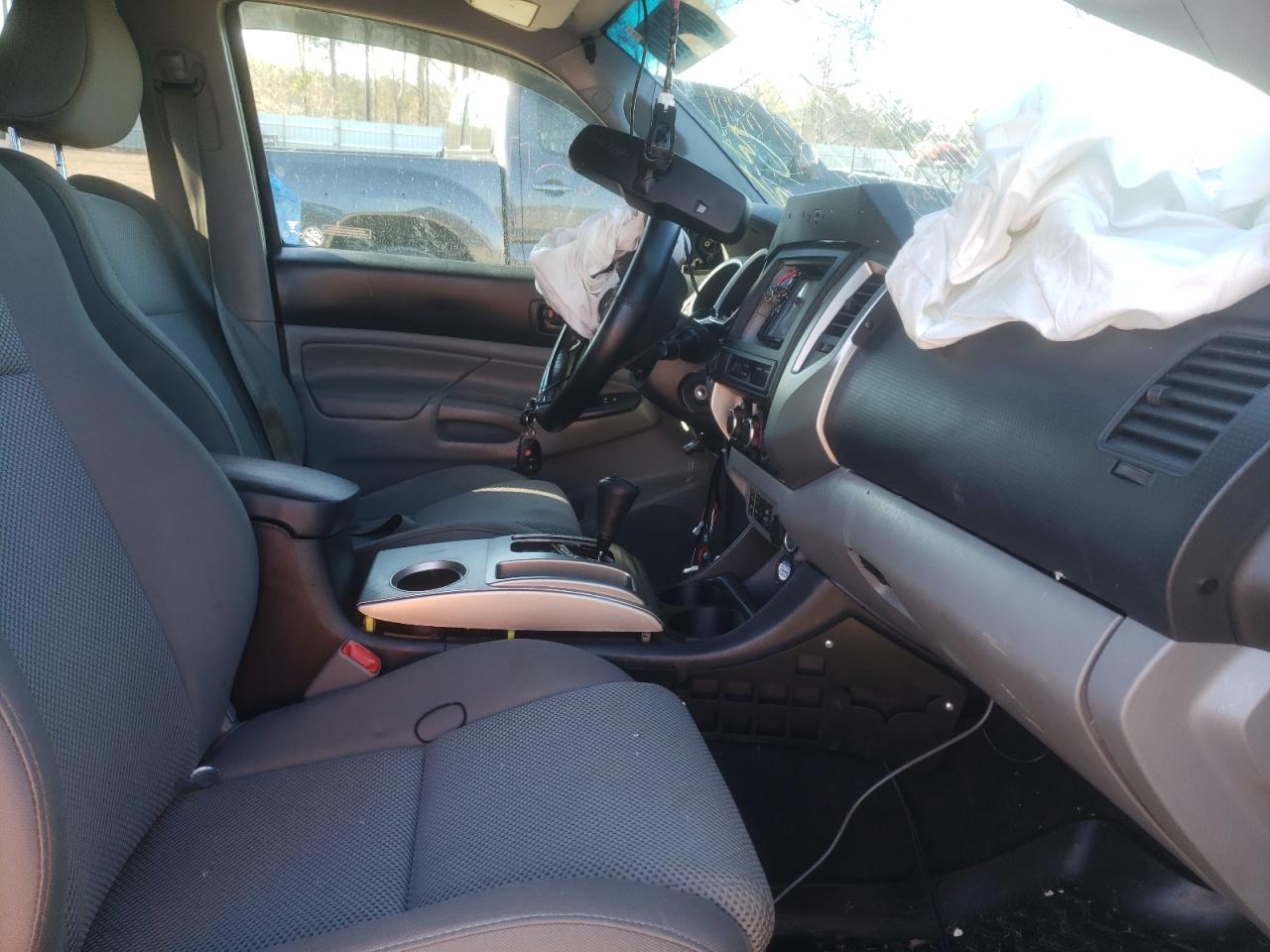 Photo 5 from auction – 2013 TOYOTA TACOMA DOU with VIN 5TFLU4EN5DX061175