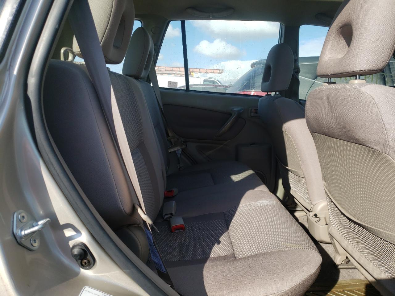 Photo 6 from auction – 2004 TOYOTA RAV4 with VIN JTEGD20V640038358