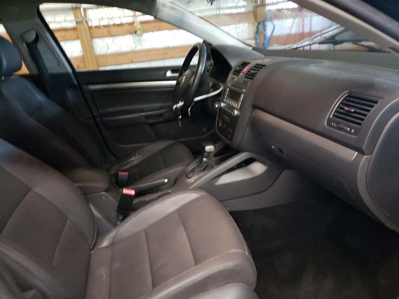 Photo 5 from auction – 2008 VOLKSWAGEN JETTA SE with VIN 3VWRM71K48M106929