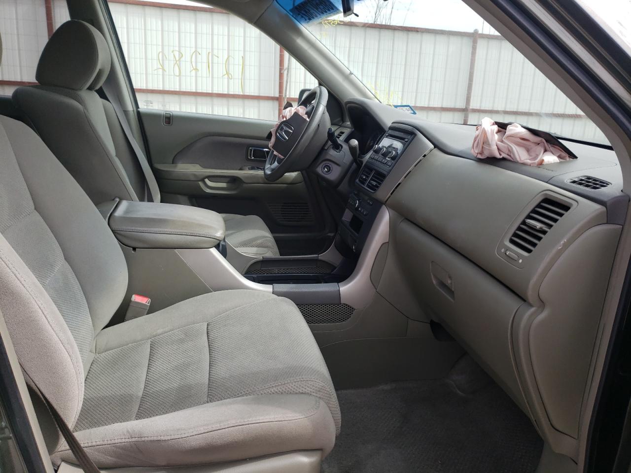 Photo 5 from auction – 2006 HONDA PILOT EX with VIN 5FNYF28456B036572