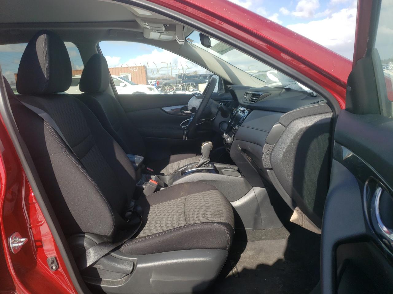 Photo 5 from auction – 2019 NISSAN ROGUE S with VIN 5N1AT2MV7KC845552