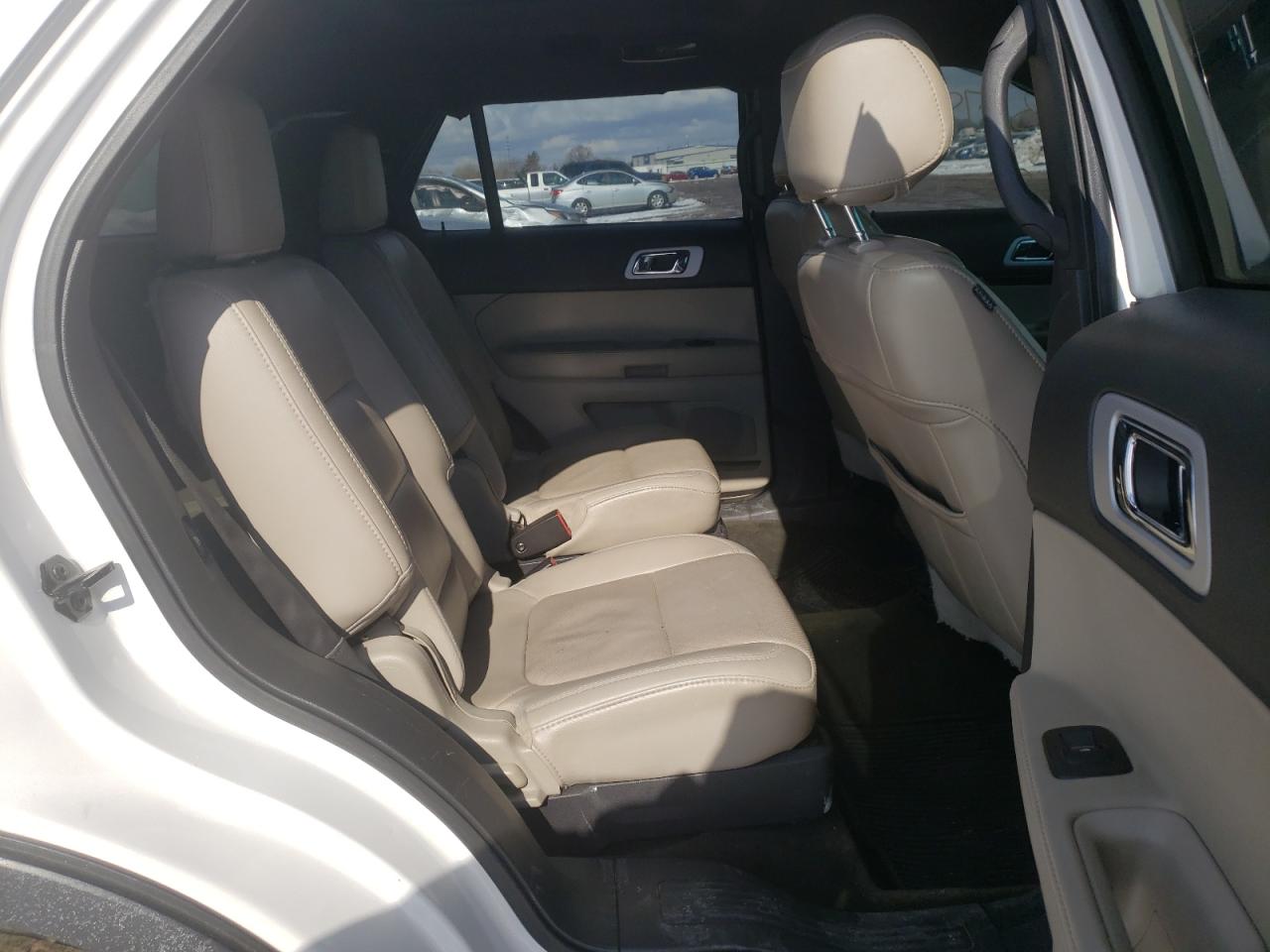 Photo 6 from auction – 2013 FORD EXPLORER L with VIN 1FM5K8F88DGC08938