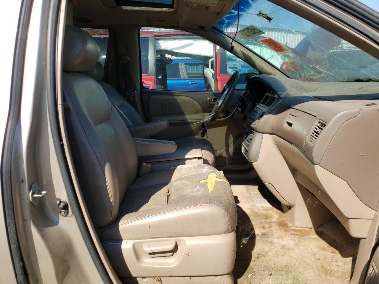 Photo 5 from auction – 2001 TOYOTA SIENNA with VIN 4T3ZF13C91U371771