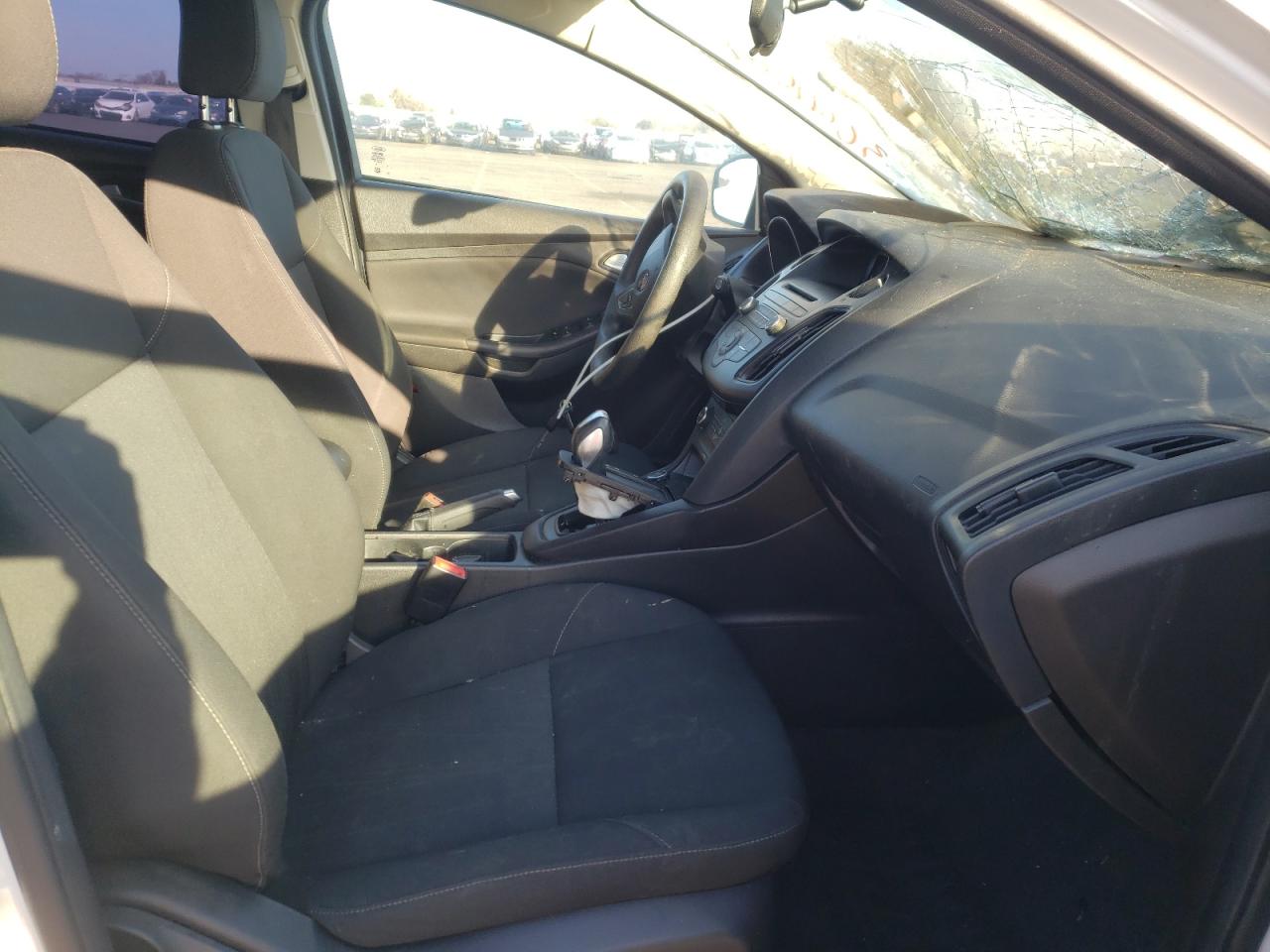 Photo 5 from auction – 2015 FORD FOCUS SE with VIN 1FADP3K2XFL288703