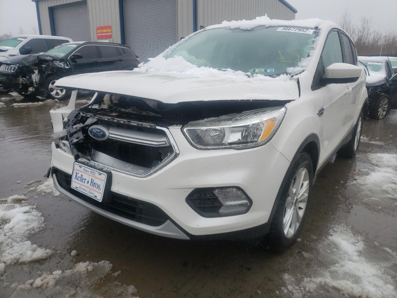 Photo 2 from auction – 2017 FORD ESCAPE SE with VIN 1FMCU9G96HUD99667
