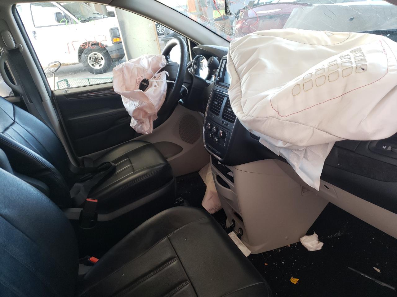 Photo 5 from auction – 2018 DODGE GRAND CARA with VIN 2C4RDGBG2JR138869