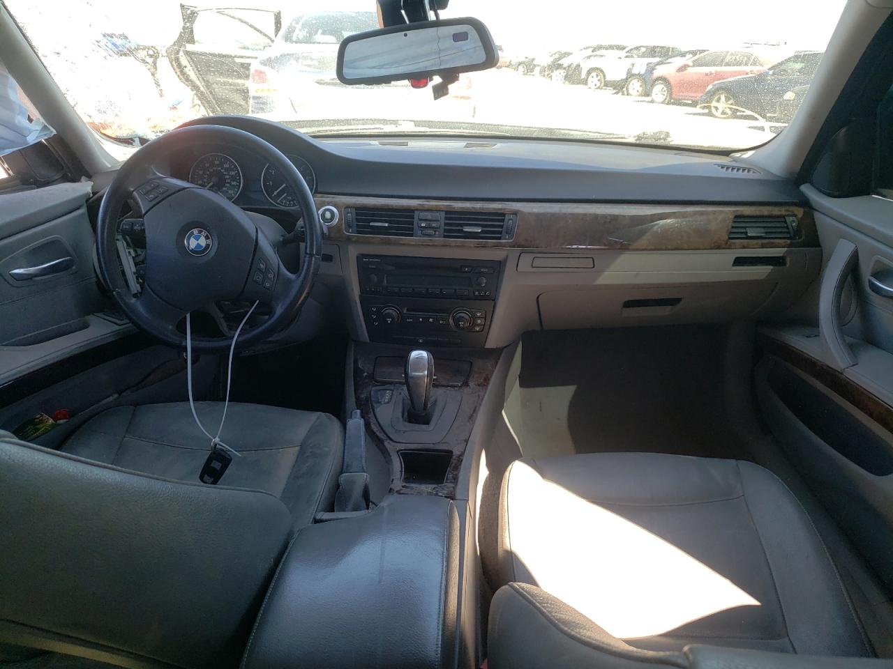 Photo 9 from auction – 2006 BMW 325 I with VIN WBAVB13506PT09400