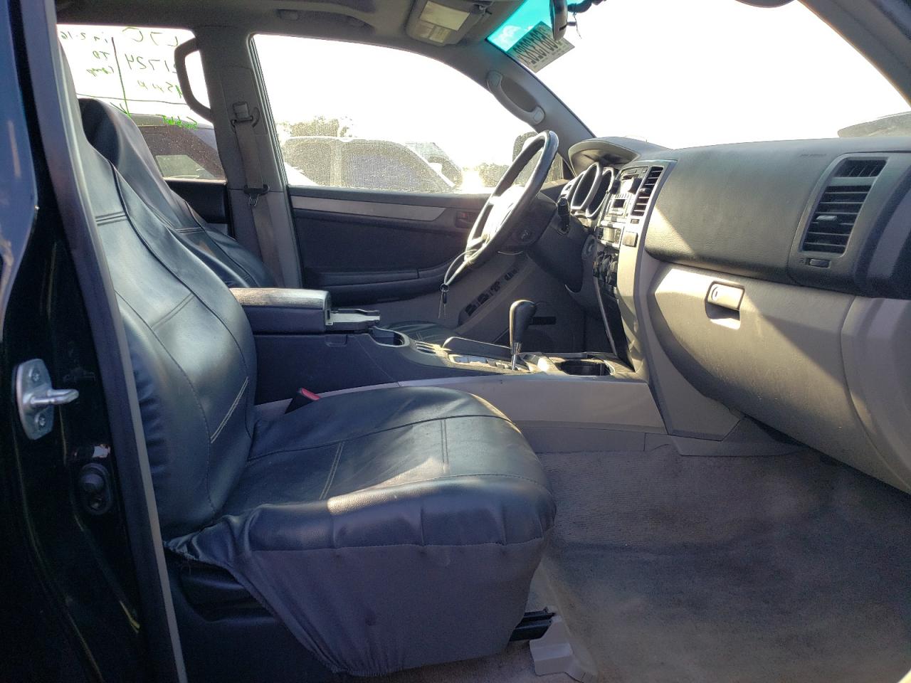 Photo 5 from auction – 2005 TOYOTA 4RUNNER SR with VIN JTEZU14R258035265
