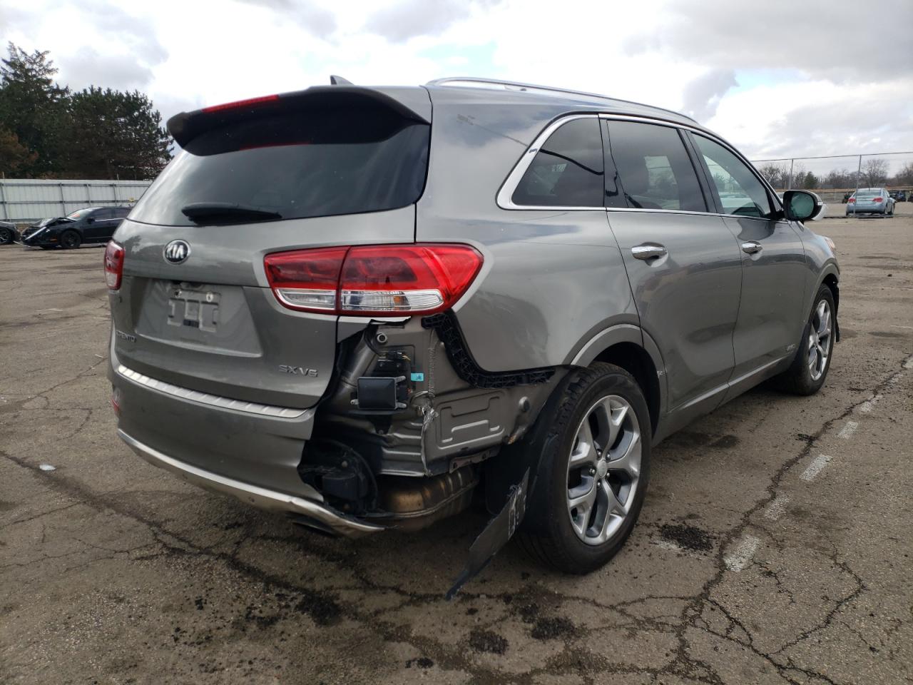 Photo 4 from auction – 2018 KIA SORENTO SX with VIN 5XYPKDA56JG363392