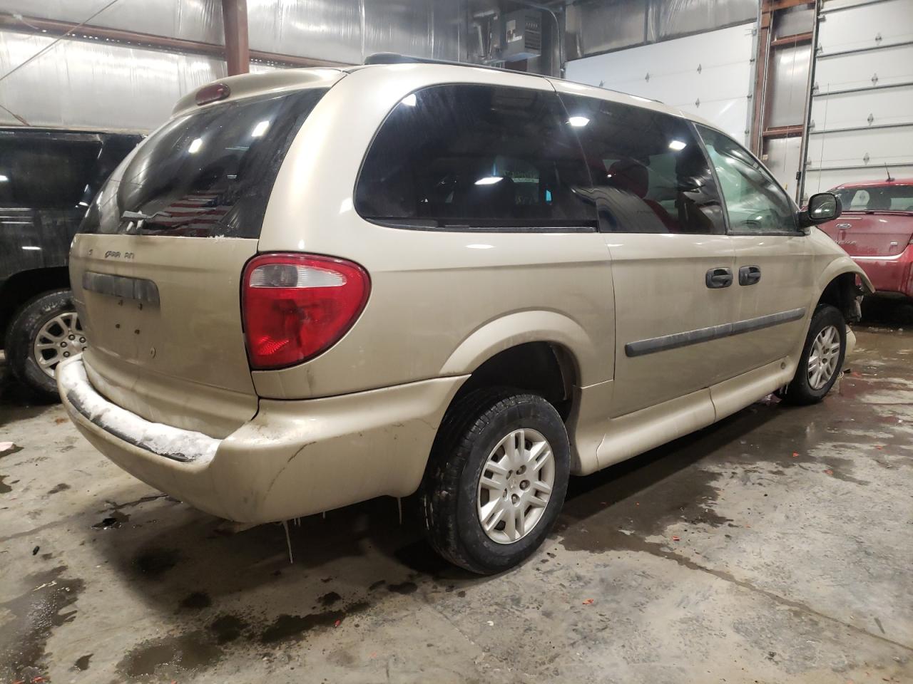 Photo 4 from auction – 2005 DODGE GRAND CARA with VIN 1D4GP24R75B335320