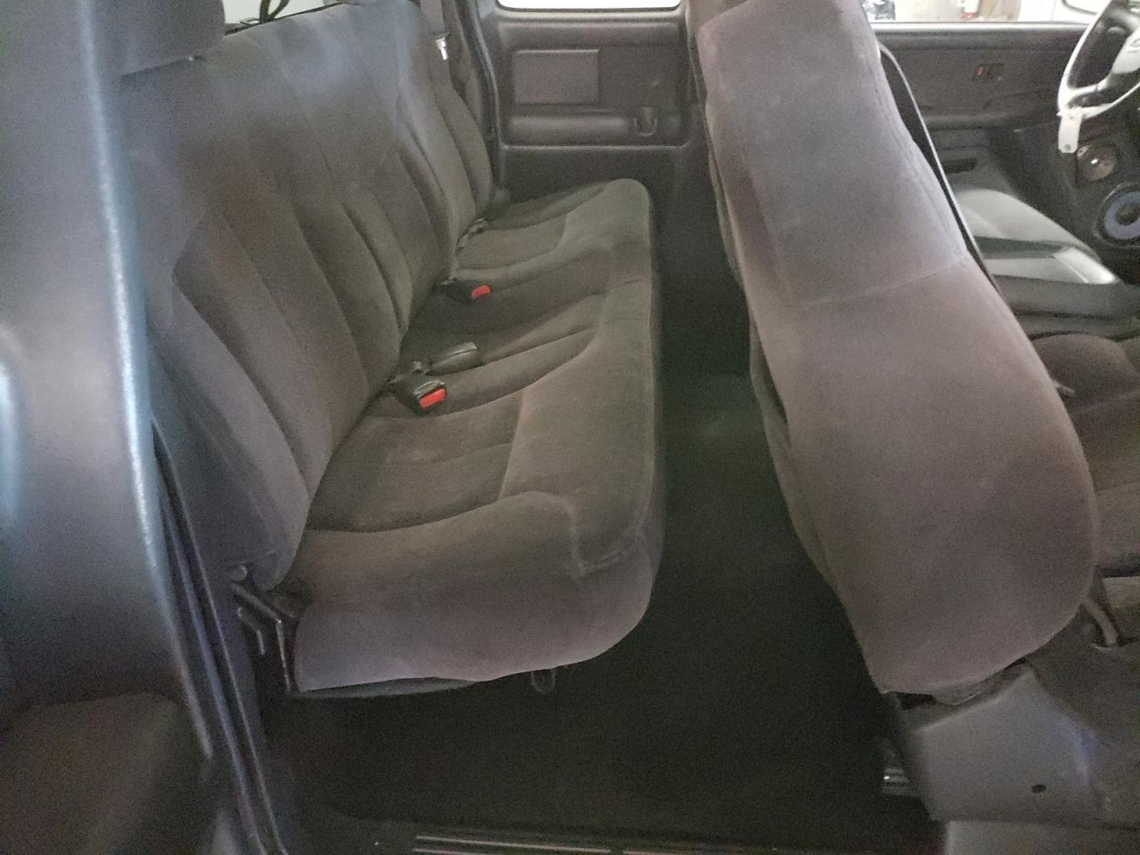 Photo 6 from auction – 2002 CHEVROLET SILVERADO with VIN 2GCEC19W021376330
