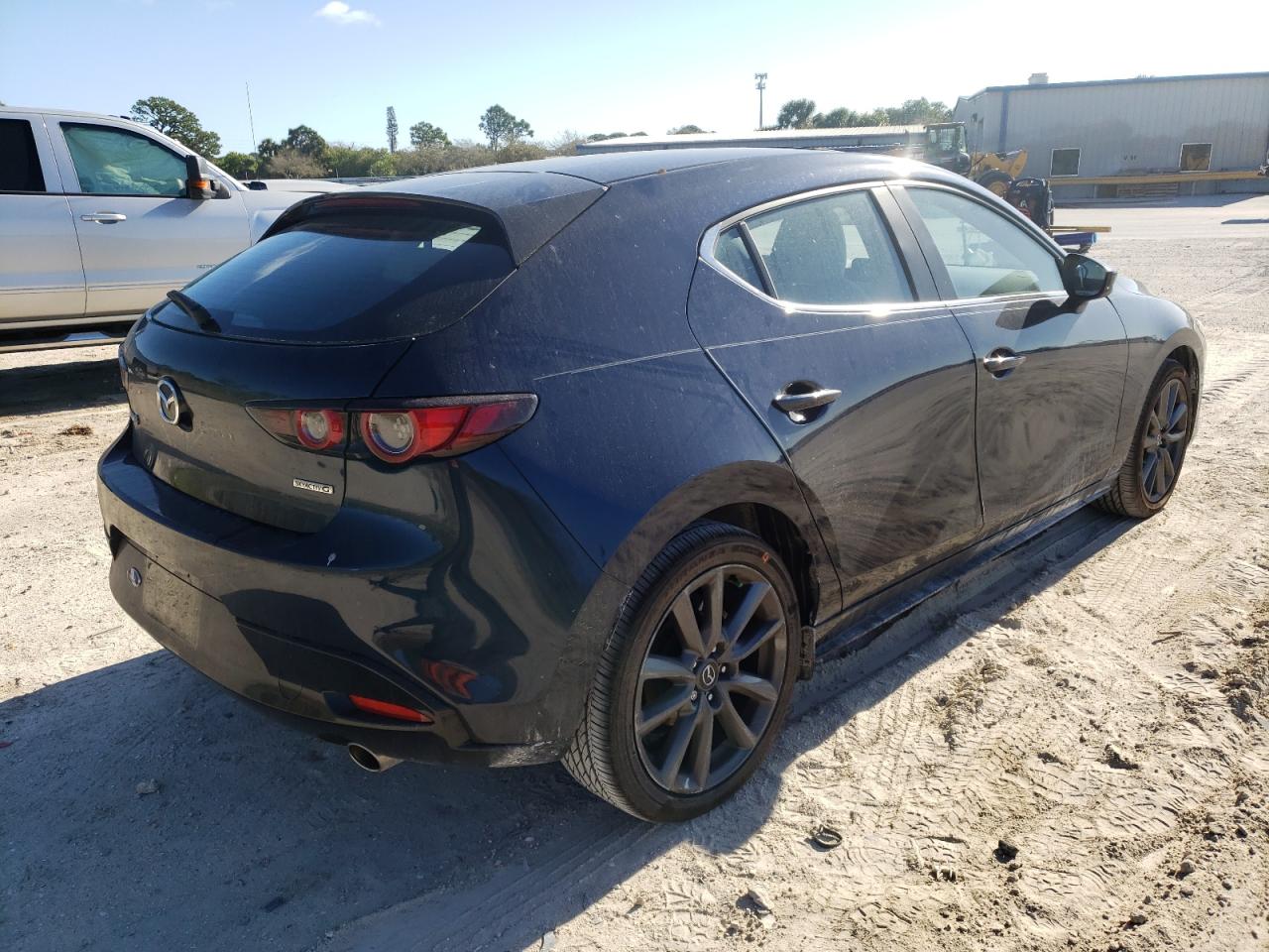 Photo 4 from auction – 2021 MAZDA 3 PREFERRE with VIN JM1BPALL3M1400778