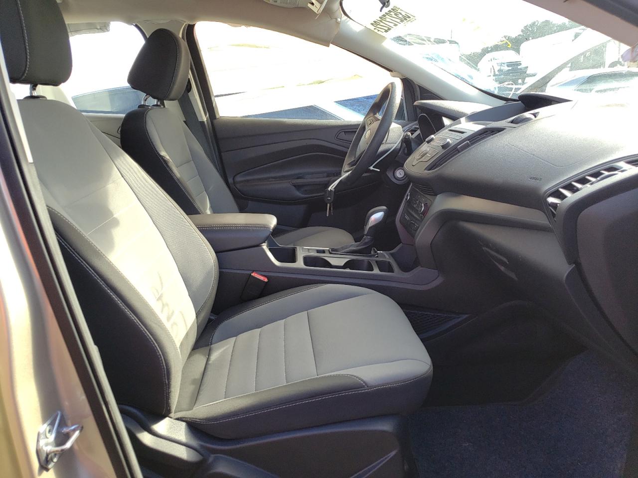 Foto 5 de la subasta – 2017 FORD ESCAPE S con VIN 1FMCU0F76HUD72190