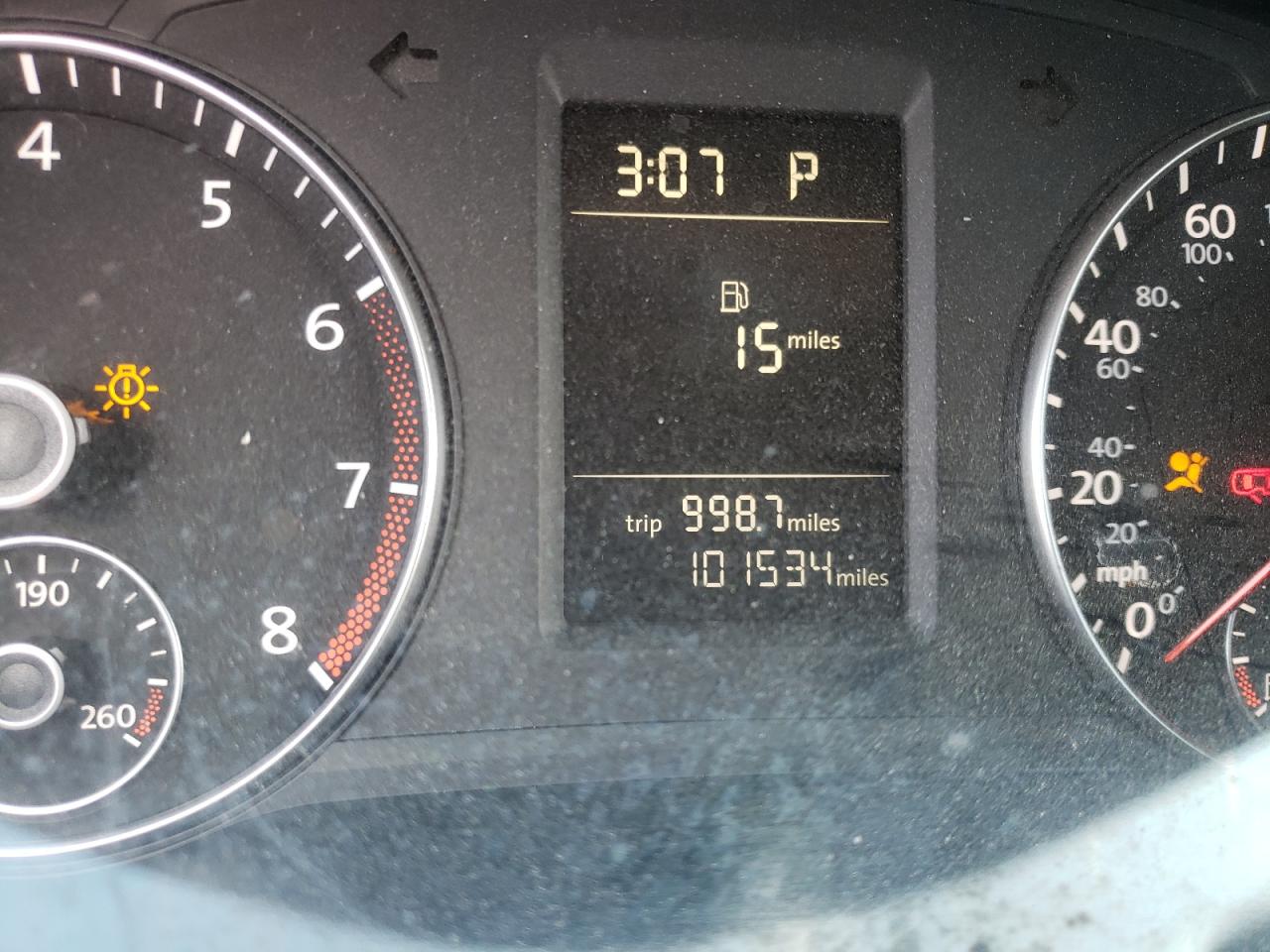 Photo 8 from auction – 2015 VOLKSWAGEN PASSAT S with VIN 1VWAT7A32FC099941