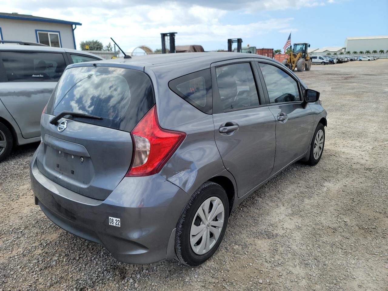 Photo 4 from auction – 2018 NISSAN VERSA NOTE with VIN 3N1CE2CP6JL372002