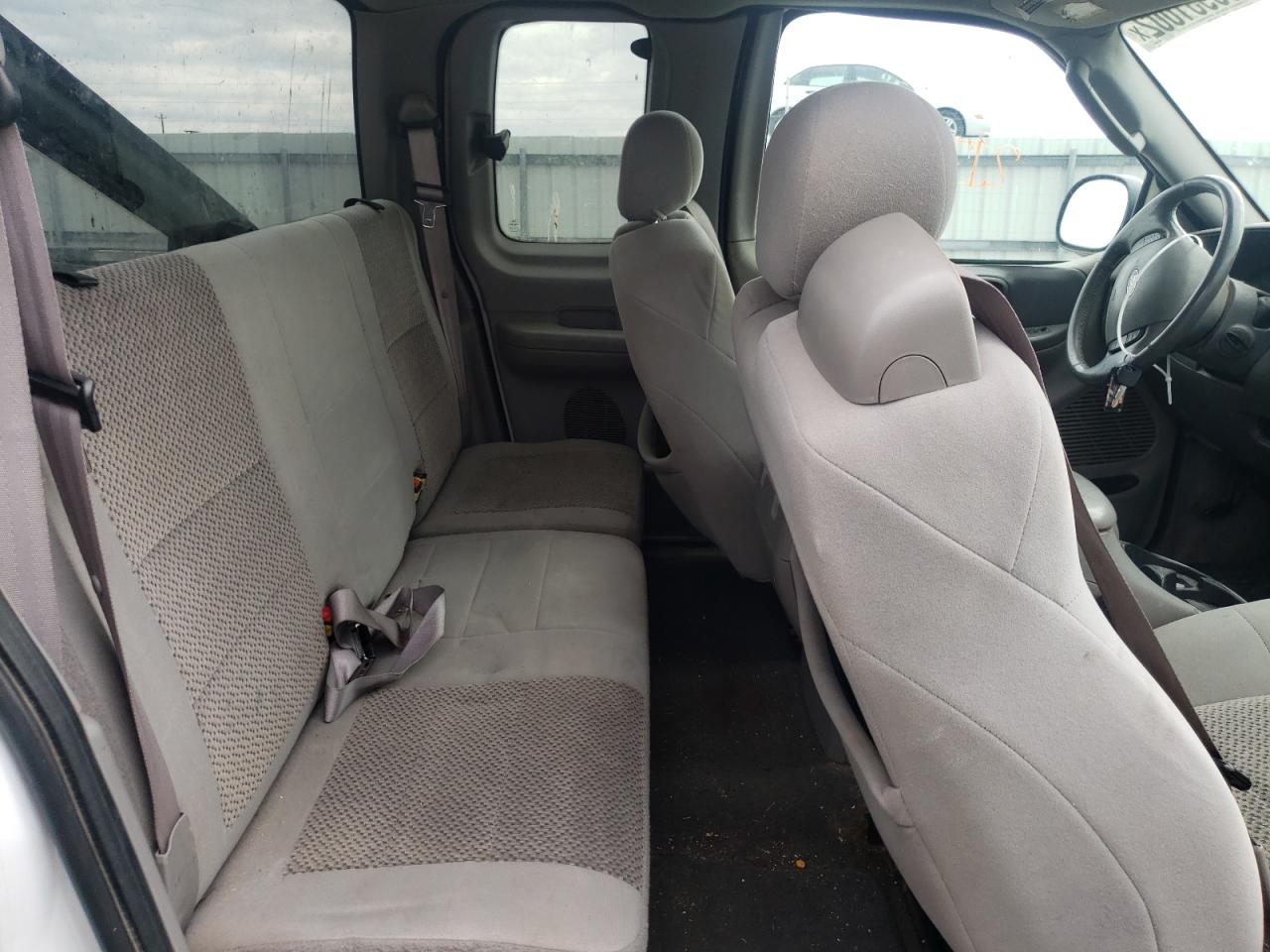 Photo 6 from auction – 2003 FORD F150 with VIN 2FTRX18L93CA02544