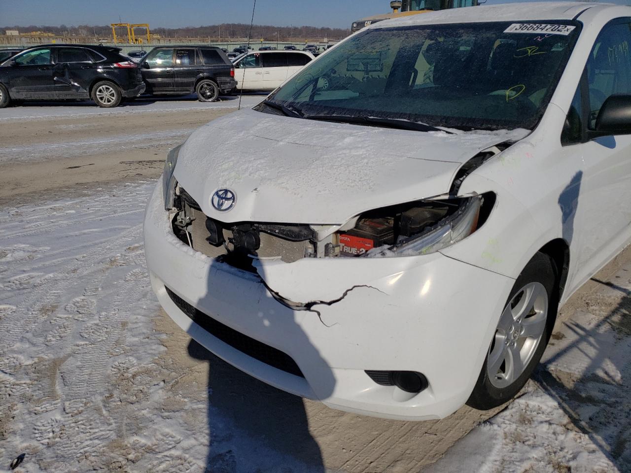 Фото 9 с аукциона – 2012 TOYOTA SIENNA с VIN 5TDZK3DC7CS228263