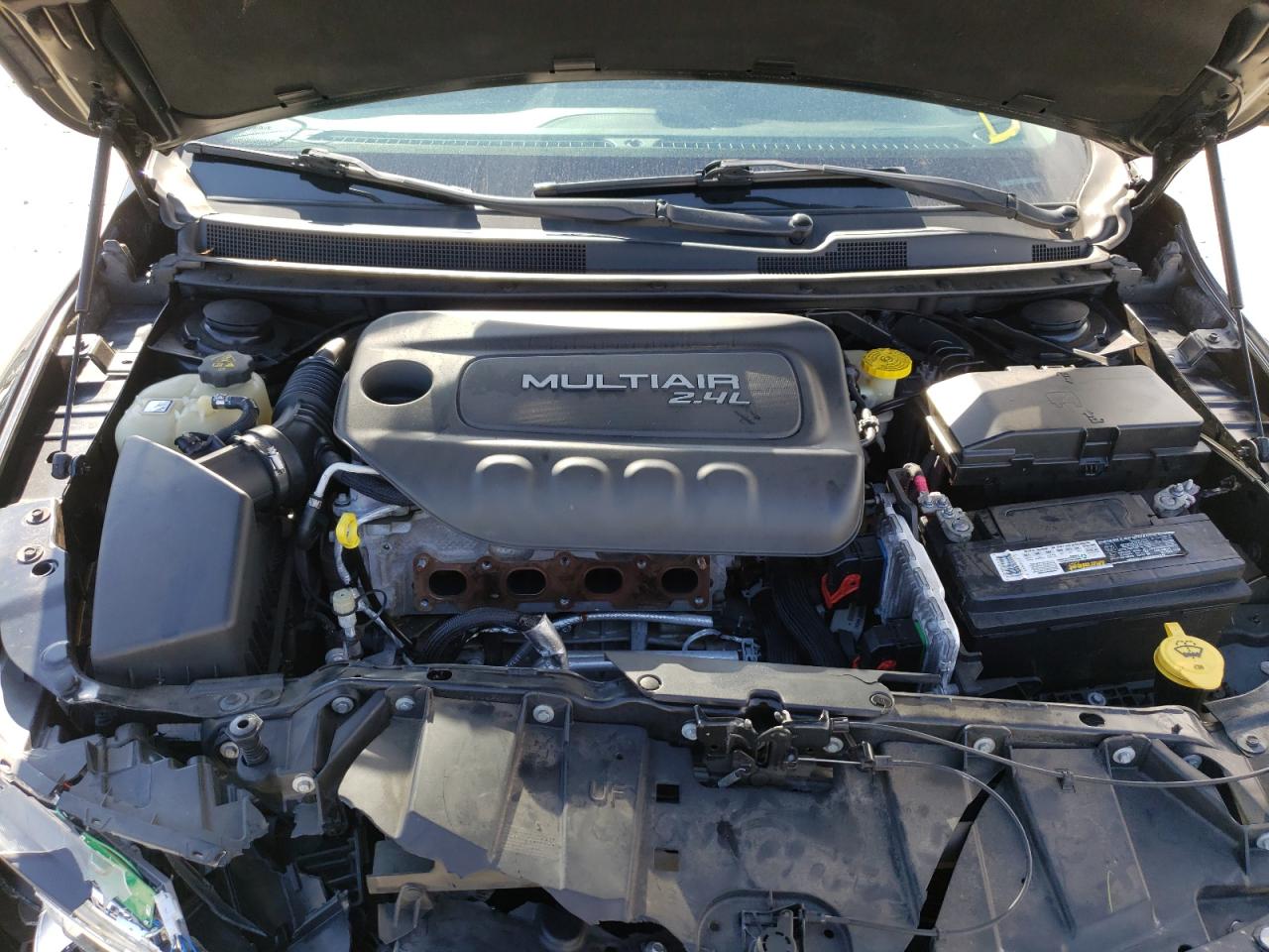 Photo 7 from auction – 2015 CHRYSLER 200 LIMITE with VIN 1C3CCCAB3FN649409