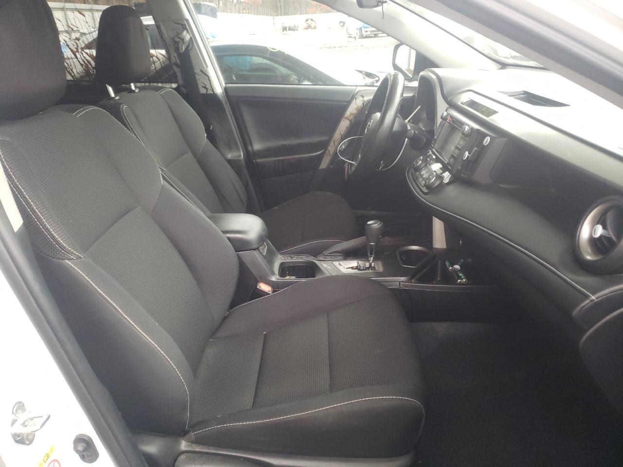Photo 5 from auction – 2018 TOYOTA RAV4 ADVEN with VIN 2T3WFREV7JW437900