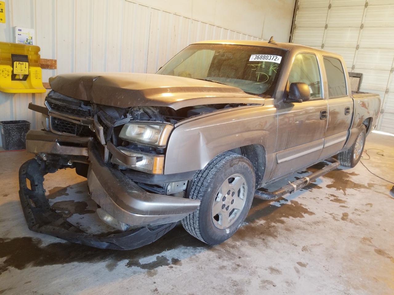 Photo 2 from auction – 2006 CHEVROLET SILVERADO with VIN 2GCEC13T161250093
