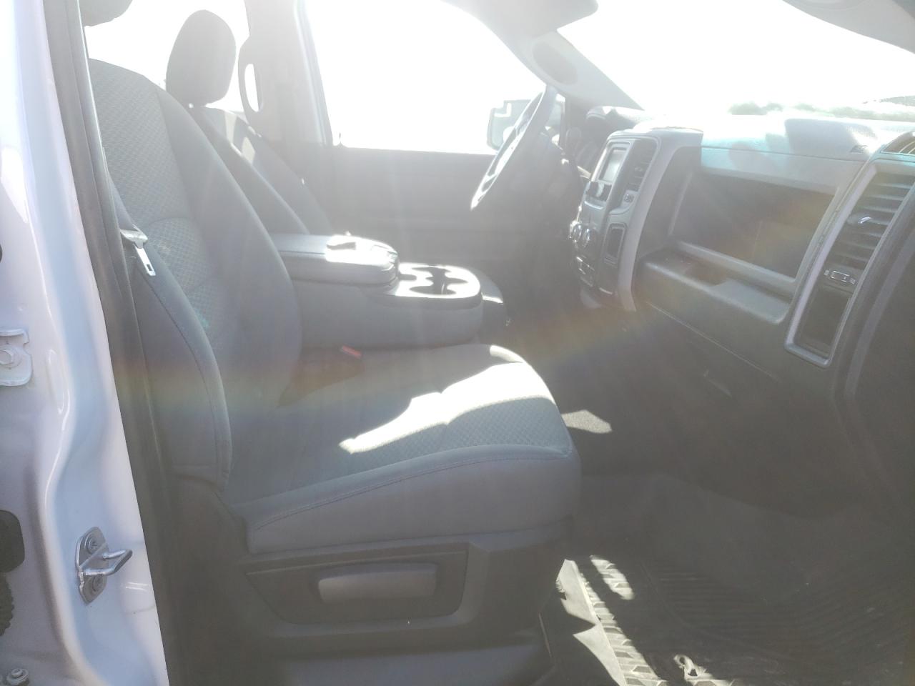 Photo 5 from auction – 2018 RAM 1500 ST with VIN 1C6RR7FT2JS213147