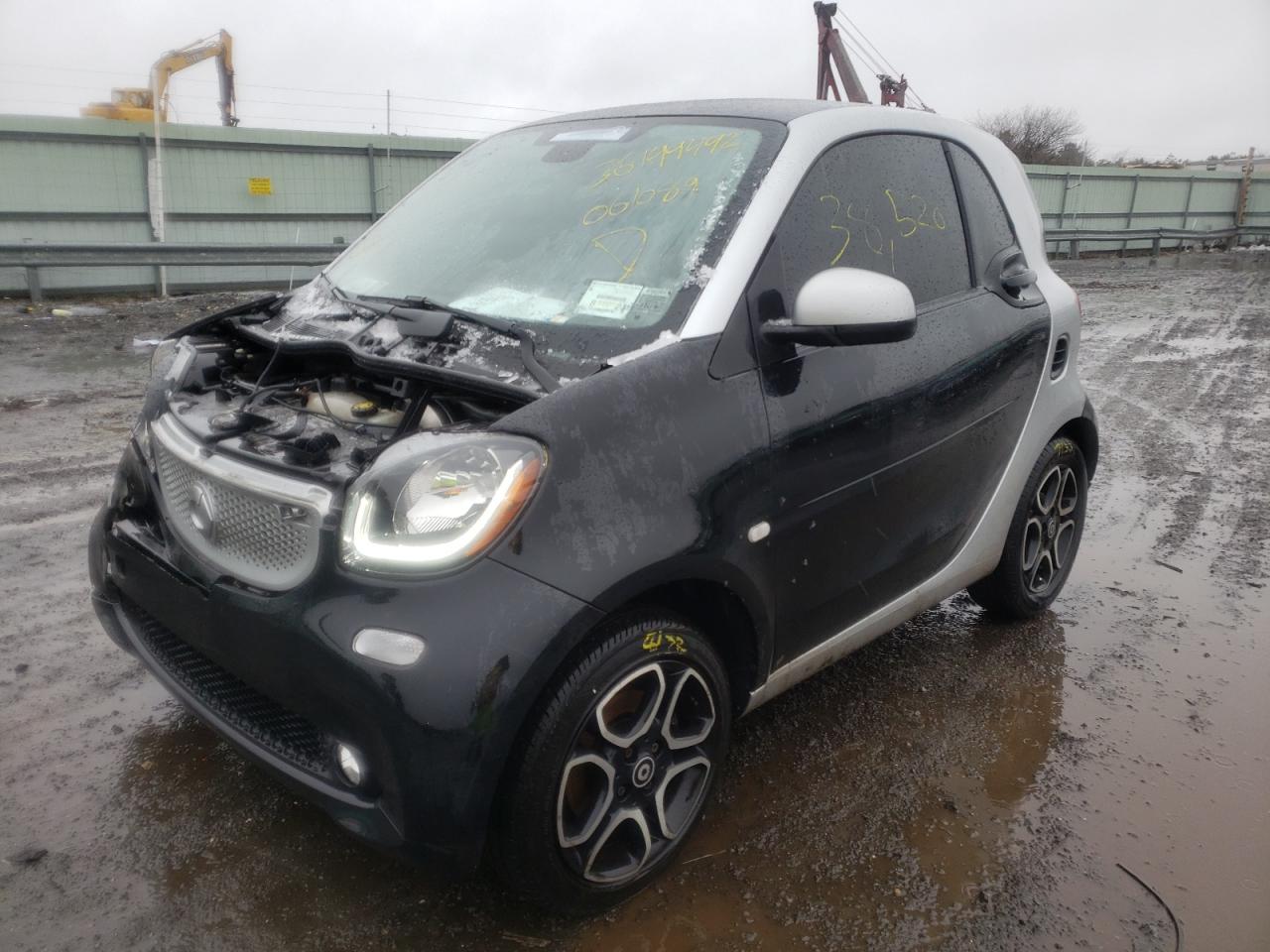 Photo 2 from auction – 2016 SMART FORTWO with VIN WMEFJ5DA5GK061089