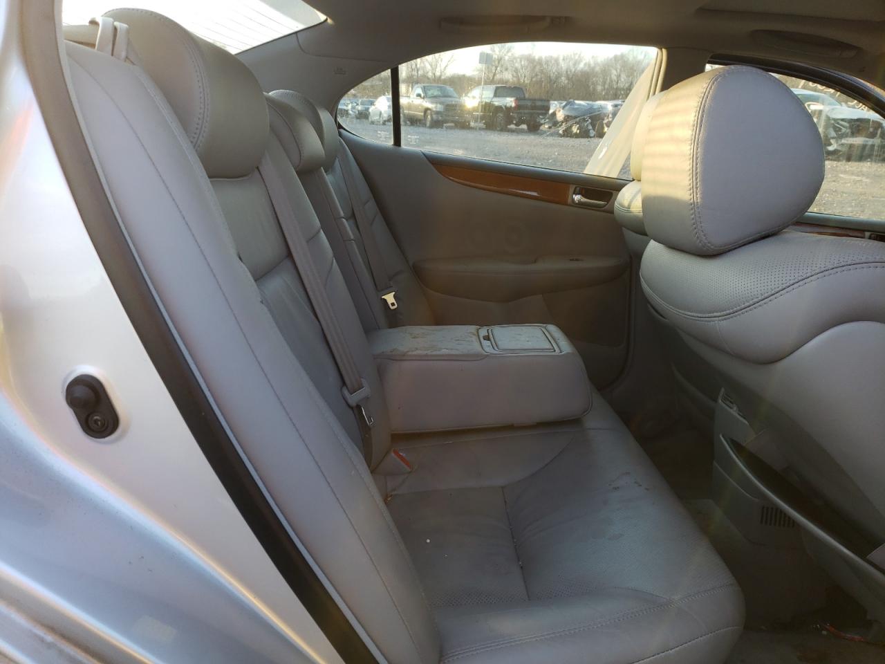 Photo 6 from auction – 2005 LEXUS ES 330 with VIN JTHBA30G155129779