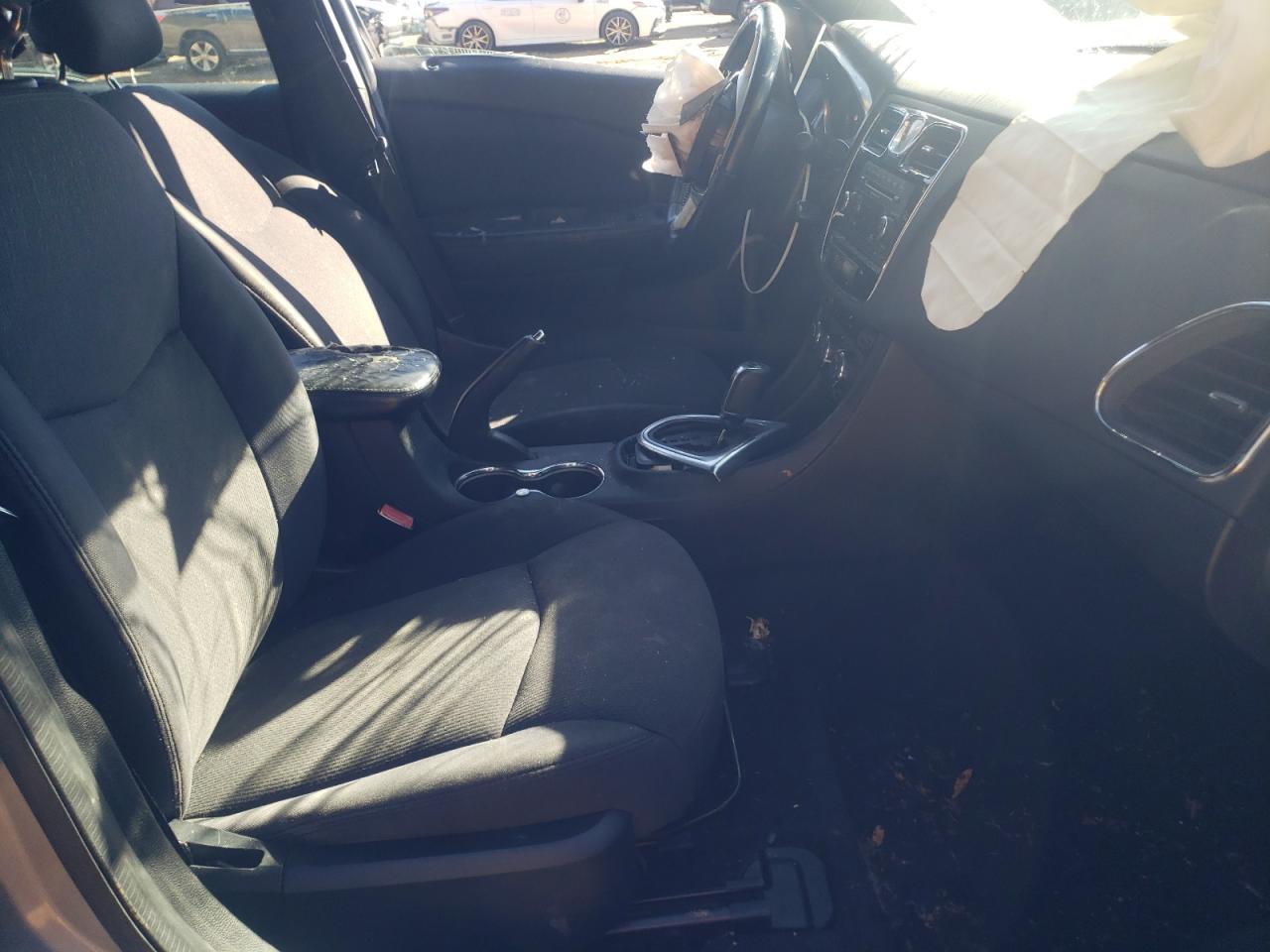 Photo 5 from auction – 2013 CHRYSLER 200 TOURIN with VIN 1C3CCBBB6DN713934