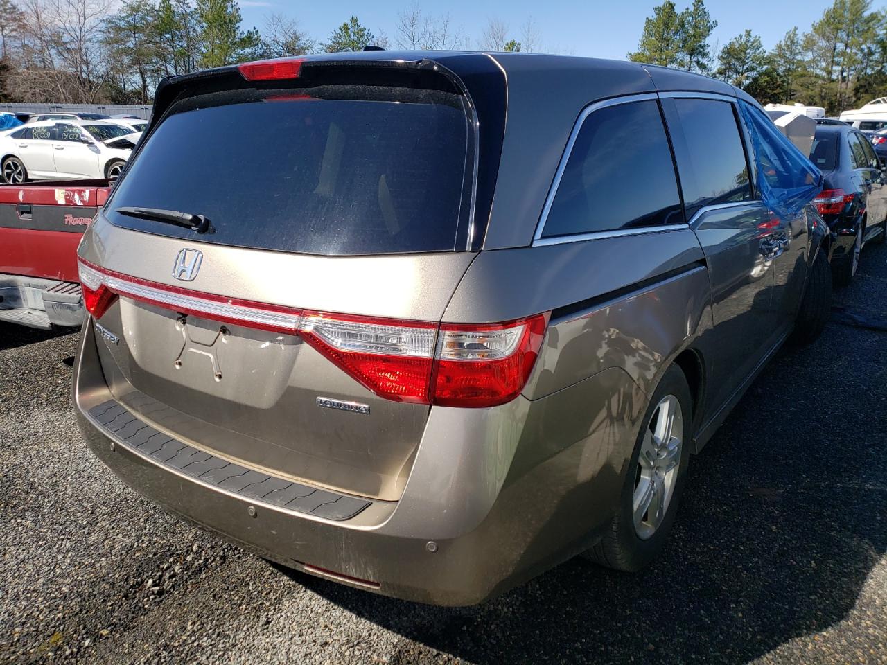 Photo 4 from auction – 2011 HONDA ODYSSEY TO with VIN 5FNRL5H94BB087436