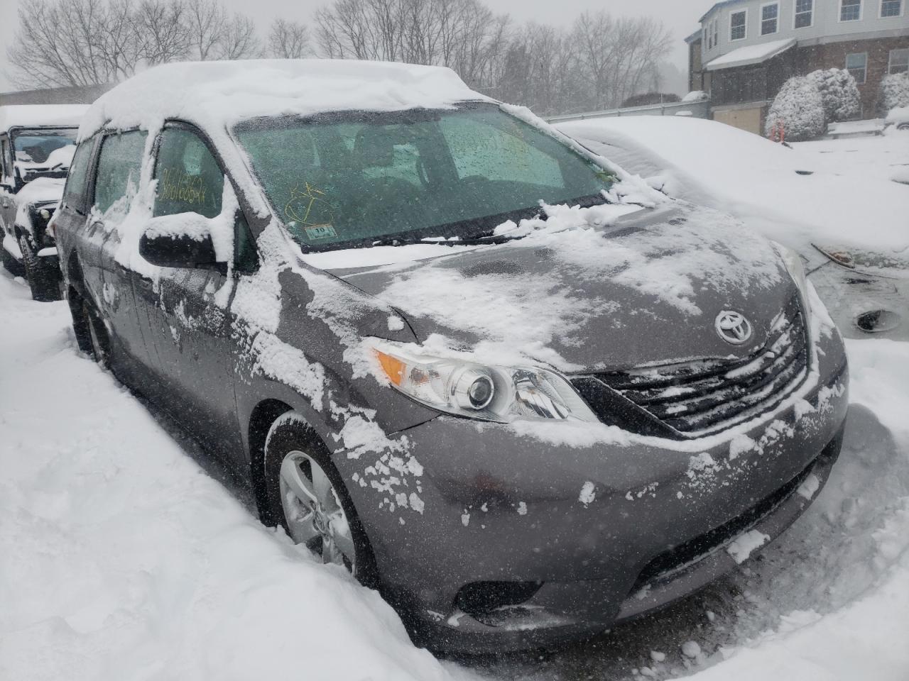 Photo 1 from auction – 2015 TOYOTA SIENNA with VIN 5TDZK3DC8FS599419