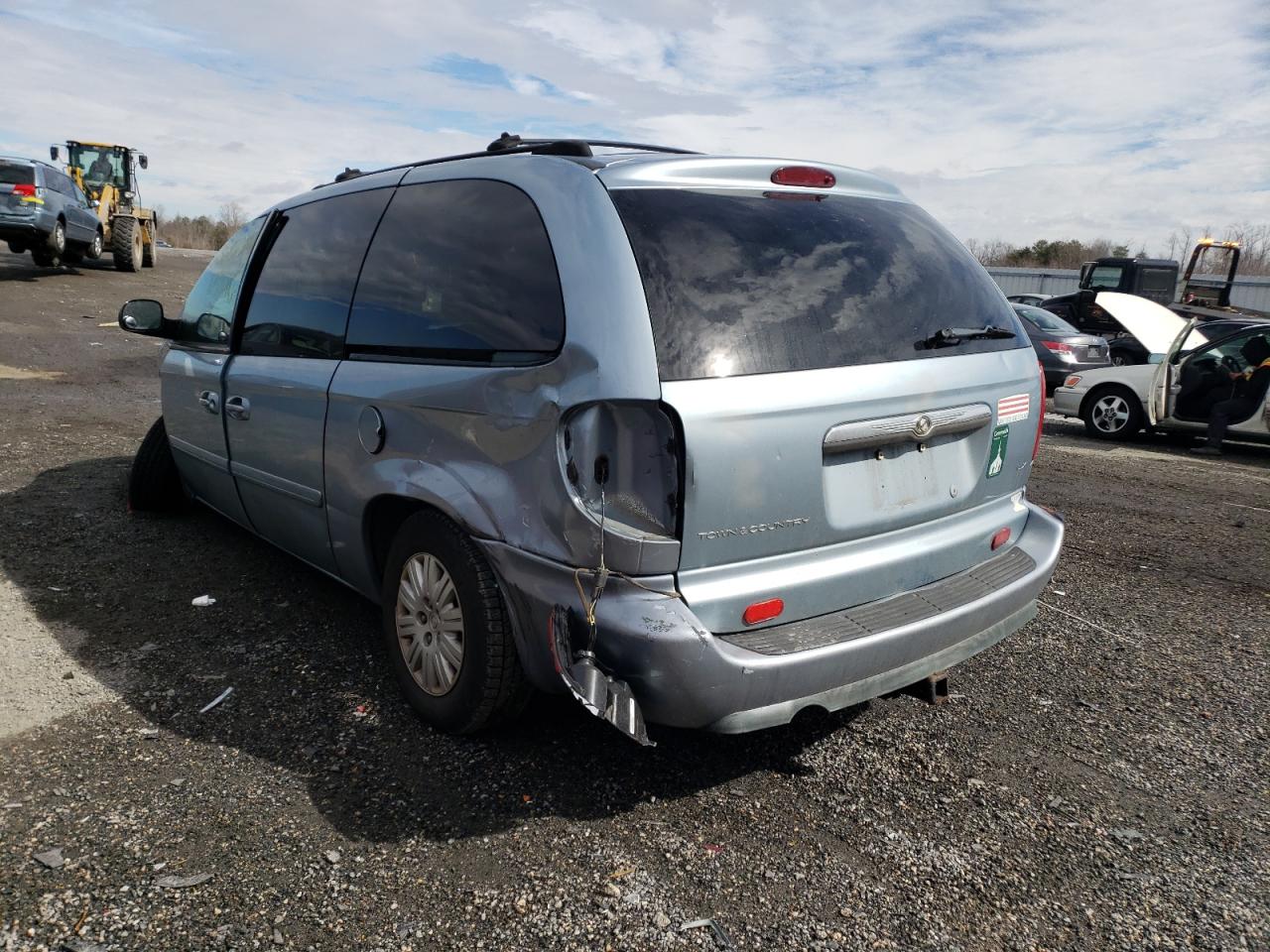 Photo 3 from auction – 2005 CHRYSLER TOWN & COU with VIN 2C4GP44R35R126845