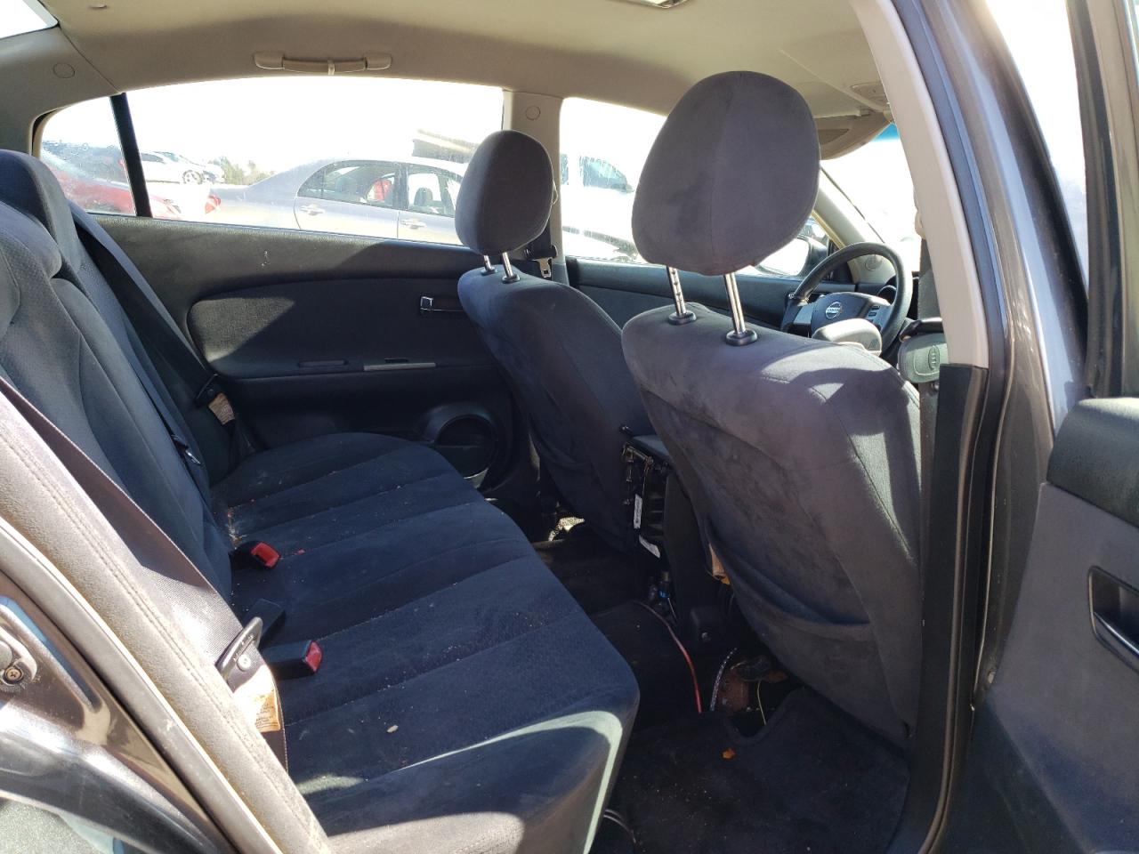 Photo 6 from auction – 2005 NISSAN ALTIMA with VIN 1N4AL11D65N467555