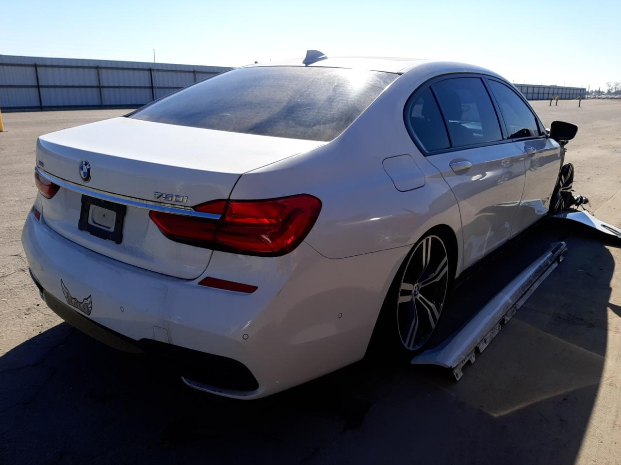 Photo 4 from auction – 2016 BMW 750I XDRIV with VIN WBA7F2C52GG415741