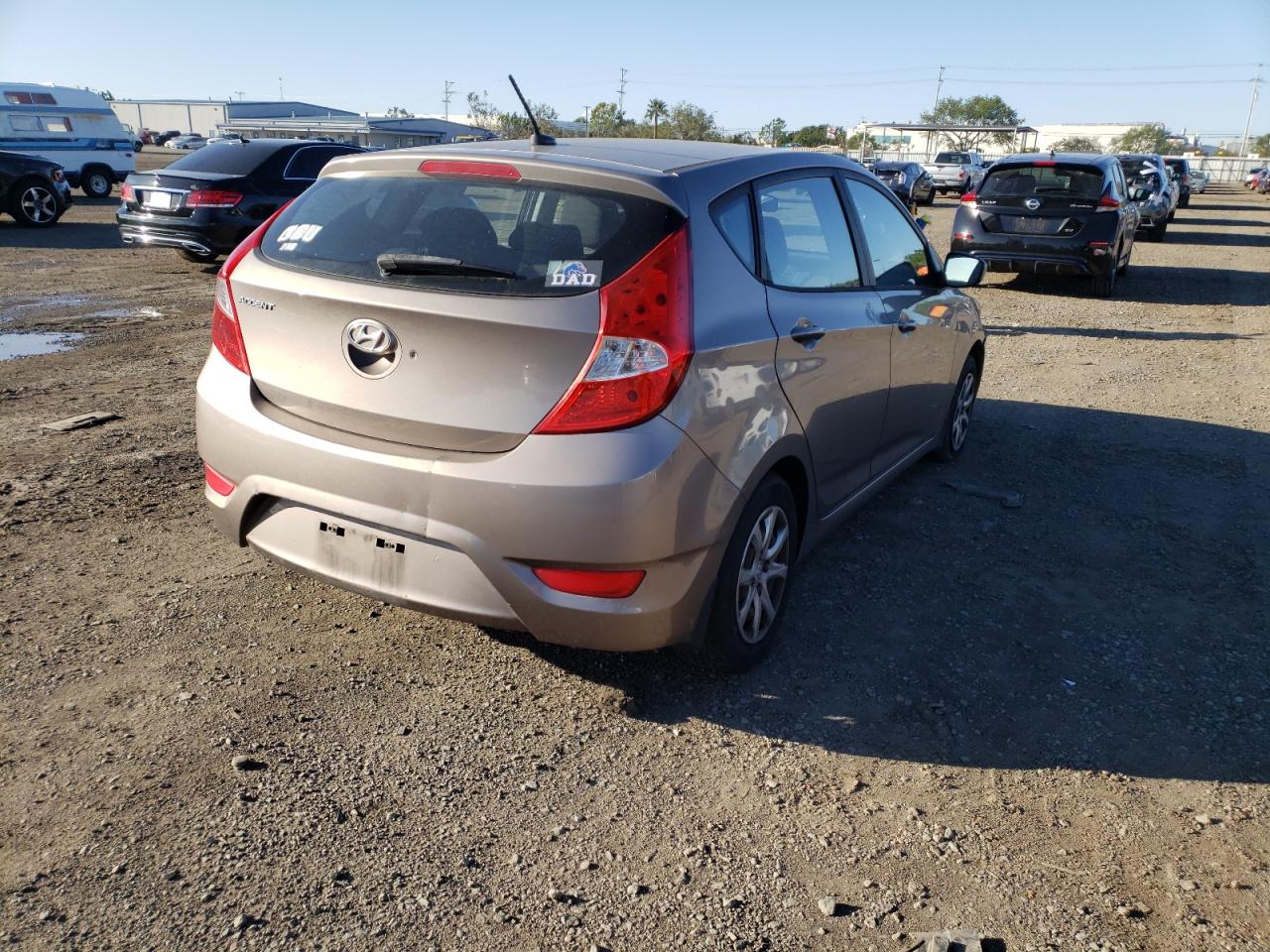 Photo 4 from auction – 2013 HYUNDAI ACCENT with VIN KMHCT5AE4DU071272