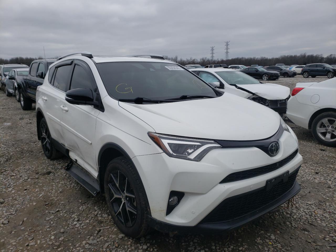 TOYOTA RAV4 SE 2016 with VIN JTMNFREVXGJ079324 - Photo from auction