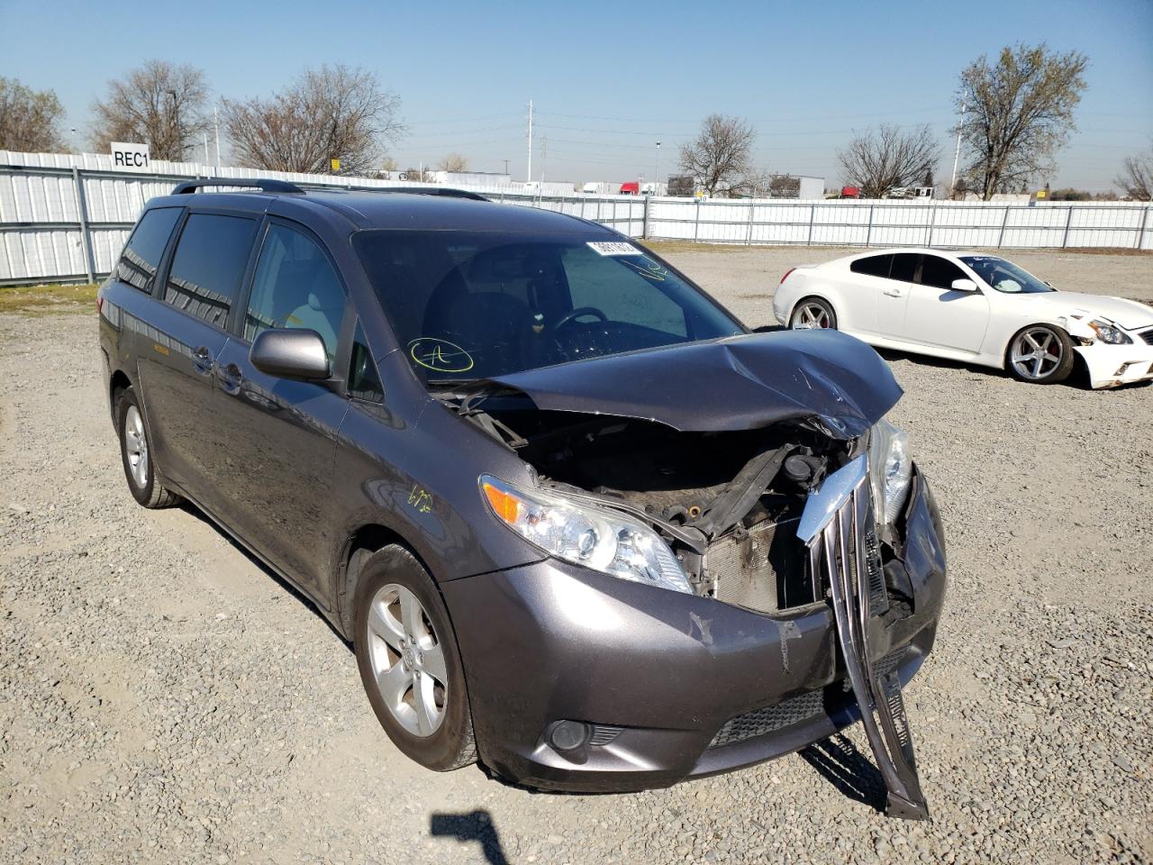 TOYOTA SIENNA LE 2016 with VIN 5TDKK3DC2GS708444 - Photo from auction