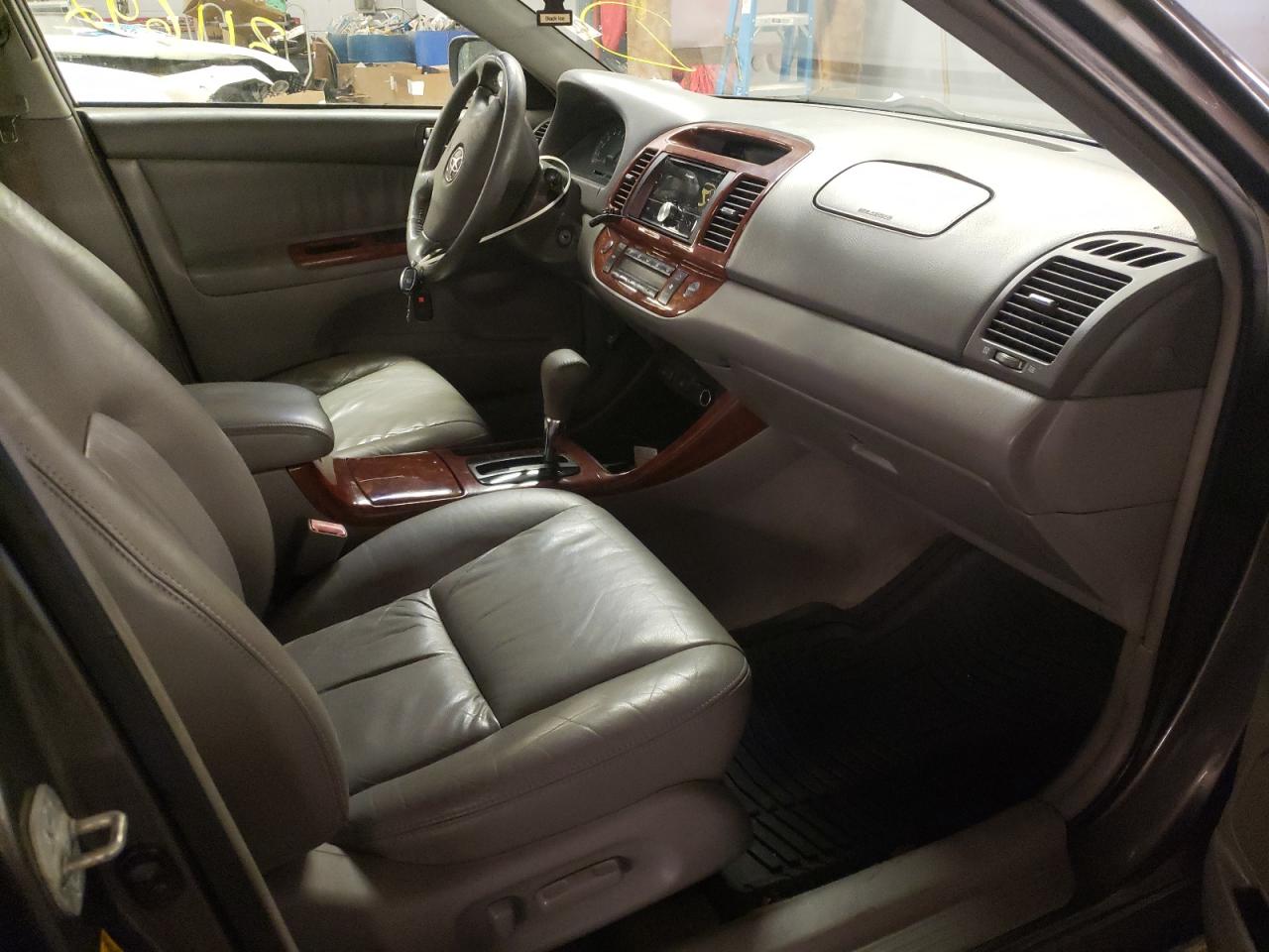 Photo 5 from auction – 2003 TOYOTA CAMRY LE with VIN 4T1BF30K53U551348