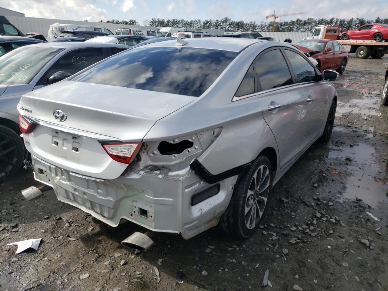 Photo 4 from auction – 2011 HYUNDAI SONATA SE with VIN 5NPEC4AC4BH063847