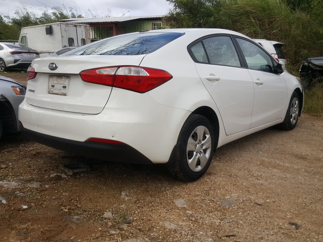 Photo 4 from auction – 2016 KIA FORTE LX with VIN KNAFK4A64G5595685