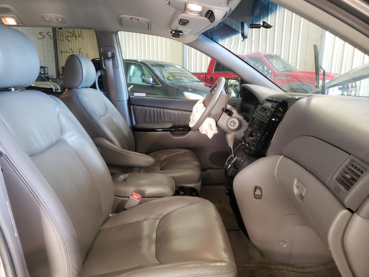 Photo 5 from auction – 2005 TOYOTA SIENNA CE with VIN 5TDZA23CX5S233569