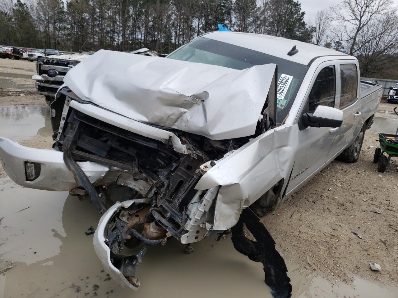 Photo 2 from auction – 2018 CHEVROLET SILVERADO with VIN 3GCUKREC6JG161288
