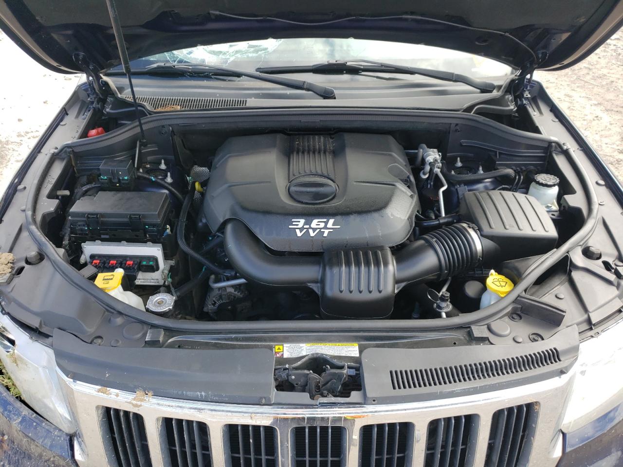 Photo 7 from auction – 2012 JEEP GRAND CHER with VIN 1C4RJFBG4CC324878