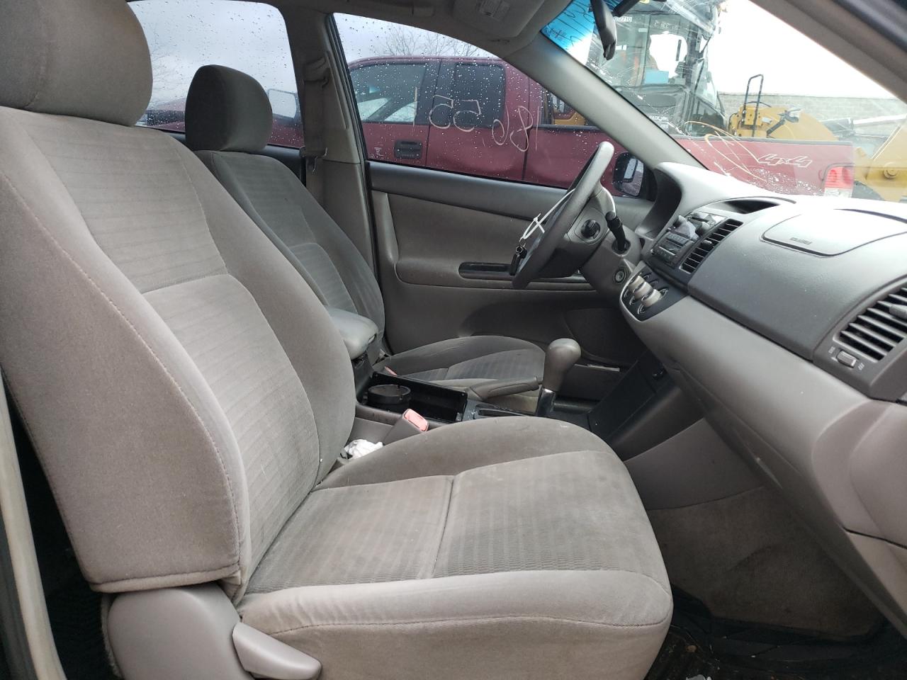Photo 5 from auction – 2005 TOYOTA CAMRY LE with VIN 4T1BE32K75U400692