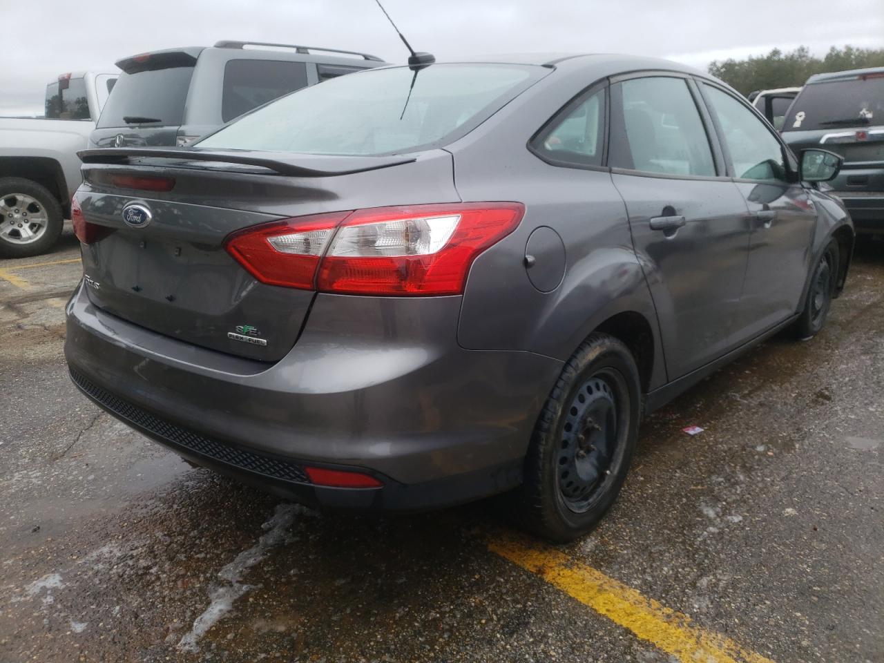 Photo 4 from auction – 2013 FORD FOCUS SE with VIN 1FADP3F24DL340205