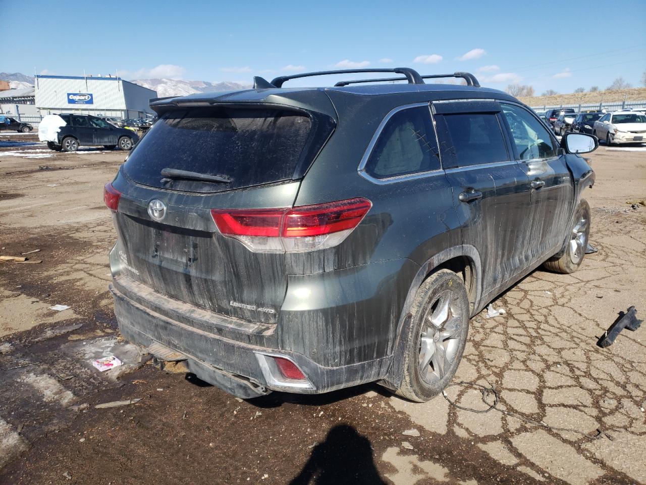 Photo 4 from auction – 2018 TOYOTA HIGHLANDER with VIN 5TDDZRFH7JS882596
