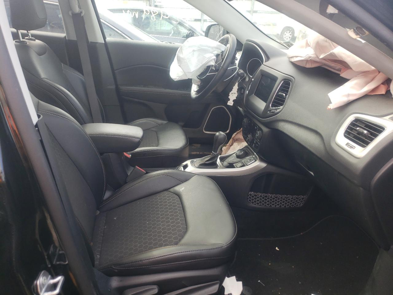 Photo 5 from auction – 2019 JEEP COMPASS LA with VIN 3C4NJDBB7KT834507