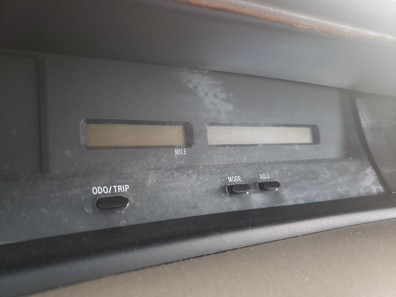 Photo 8 from auction – 2000 TOYOTA AVALON XL with VIN 4T1BF28B1YU083690