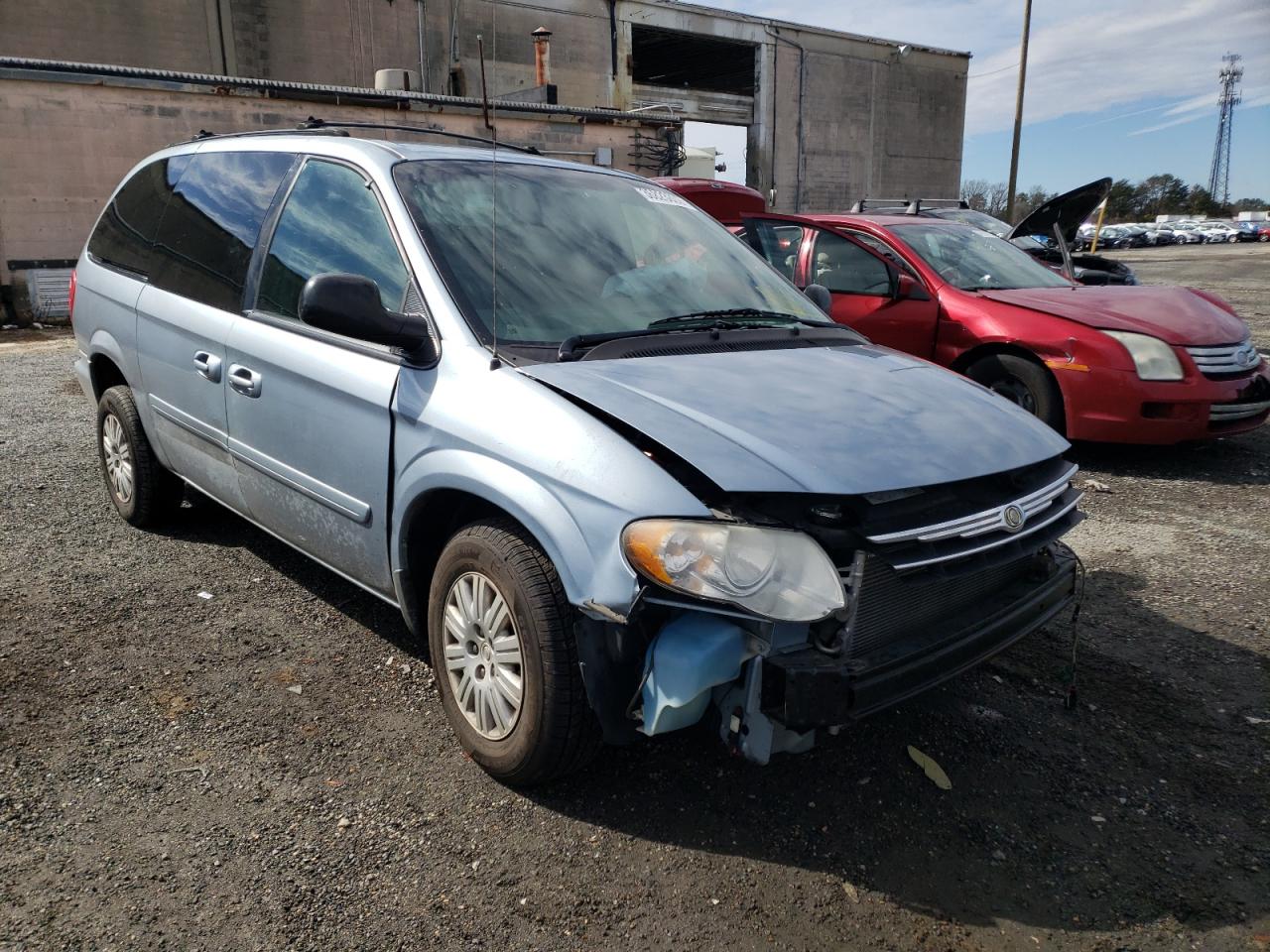 CHRYSLER TOWN & COU 2005 with VIN 2C4GP44R35R126845 - Photo from auction